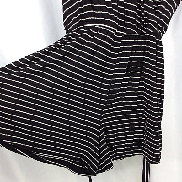 Billabong Romper Size Medium Black White Striped Shorts Faux Wrap Tie Waist - Picture 6 of 9